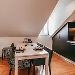 & Typical By Gt House شقة