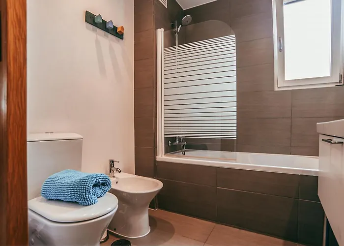 & Typical By Gt House Apartment *